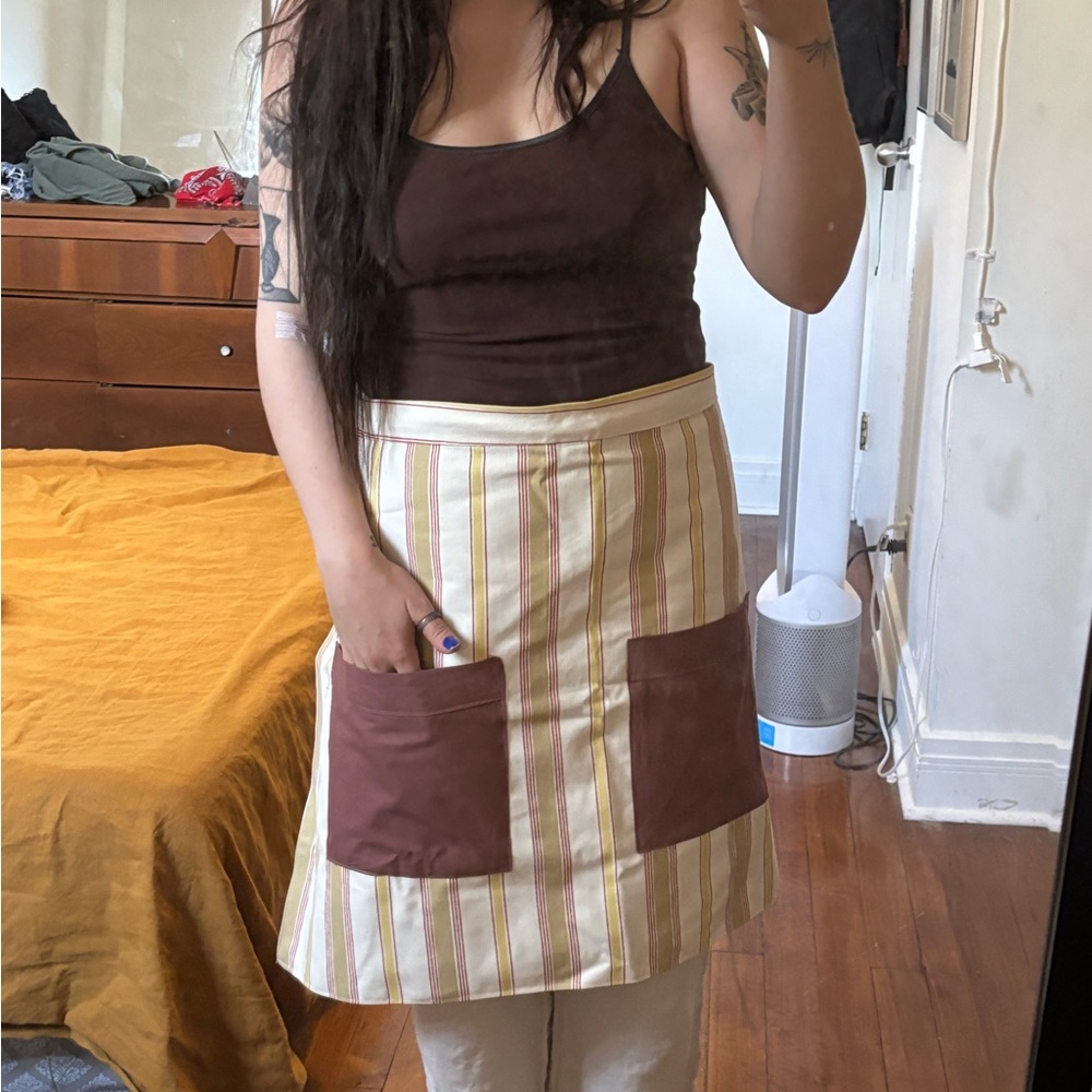 Striped Apron - Picture 3 of 6